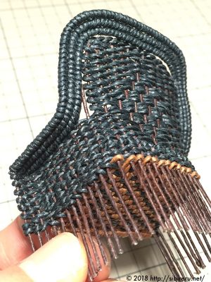 ミニチュアラタンチェア完成手前