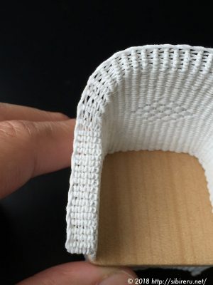 ミニチュア籐椅子サイド